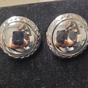 Elegant Silver Textured Earrings